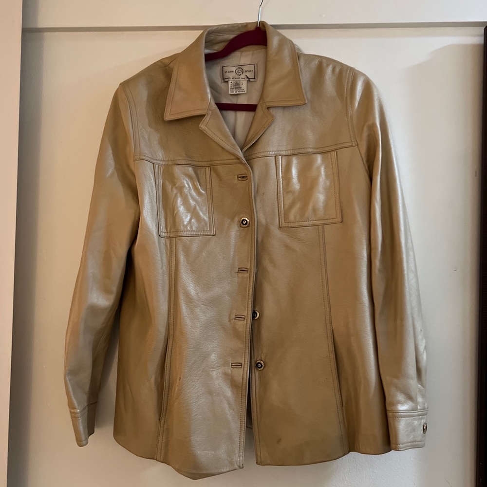 St. John  Sport Tan & Cream Leather Size L